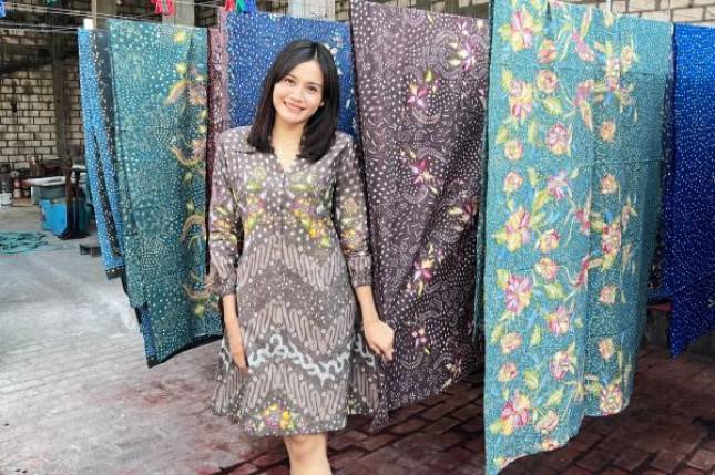 Senyum Pemilik Batik Sekar Mulyo dan Ratusan UMKM Rembang yang Omzet Melejit Berkat SIG