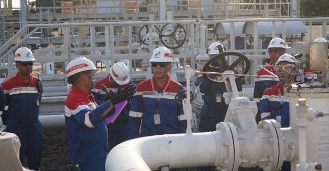  Komut Pertamina Tinjau Fasilitas Strategis di Jatim, Pastikan Distribusi Energi Berjalan Optimal