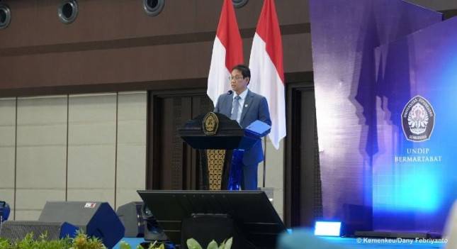 Kuliah Umum di Undip, Menkeu Purbaya Sebut APBN Fokus Cetak SDM Unggul