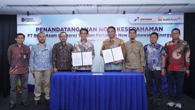 PTBA Gandeng Pertamina NRE Kembangkan PLTS, Bidik Optimalisasi Lahan Pascatambang dan Energi Hijau