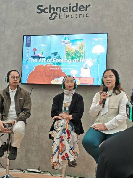 Sakelar yang Bercerita: Kolaborasi Schneider Electric dan Room.533 Ubah Sakelar Jadi Seni di IndoBuildTech&nbsp;