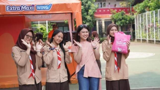 Charm meluncurkan Charm Extra Maxi Bio Materials Eco Friendly Package dengan kemasan kertas ramah lingkungan sekaligus mengedukasi lebih dari 2.000 siswi di Jakarta tentang gaya hidup hijau dan prinsip 3R