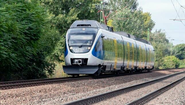 Lengkap! Rute KRL Commuter Line 2026: 6 Jalur, Tarif Terbaru, dan Tips Naik Kereta