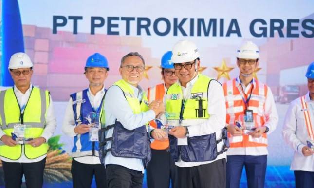 Komitmen Pelabuhan Hijau, TUKS Petrokimia Gresik Raih Penghargaan Nasional