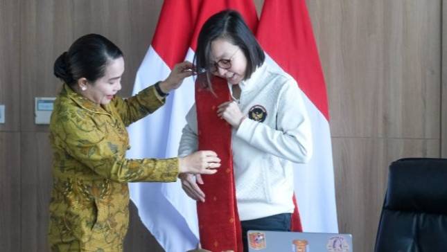 Lewat Storytelling, Wamen Irene Dorong Tenun Sumba Barat Daya Naik Kelas