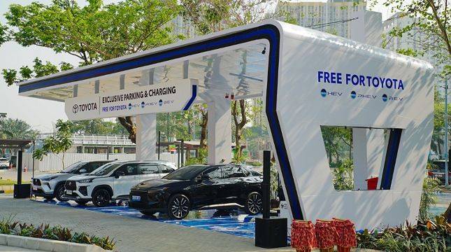 Toyota Resmikan Charging Spot Gratis di Summarecon Bekasi