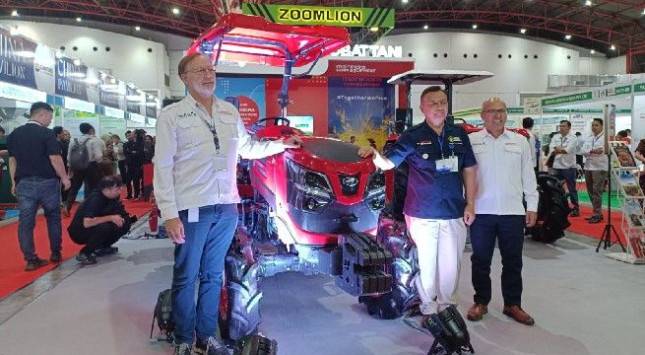 Mahindra Traktor Kompak Bertenaga 40 HP Garap Pertanian