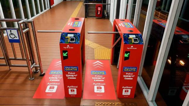 Begini Cara Naik TransJakarta dan KRL Gratis Pakai QRIS Tap ShopeePay