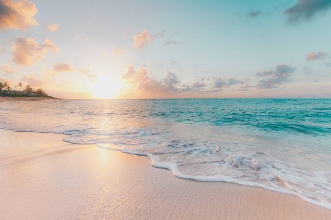 Rekomendasi 5 Destinasi Wisata Pantai Terbaik di Jawa Tengah