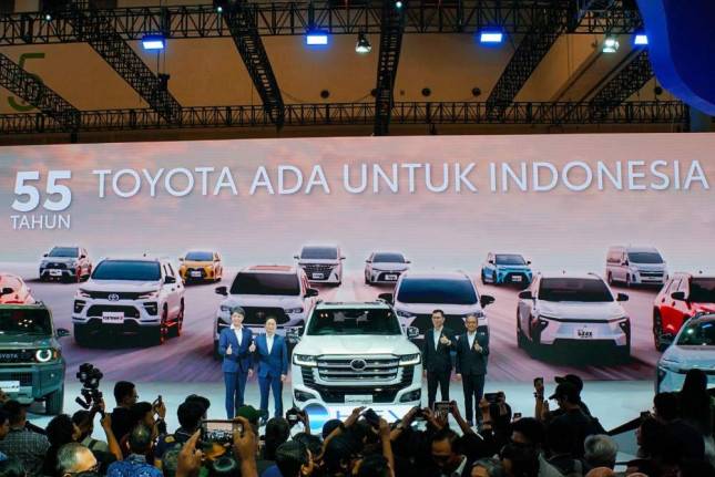 Toyota Perkuat Strategi Multi-pathway di GIIAS 2026, Luncurkan Land Cruiser Hybrid hingga bZ4X Touring