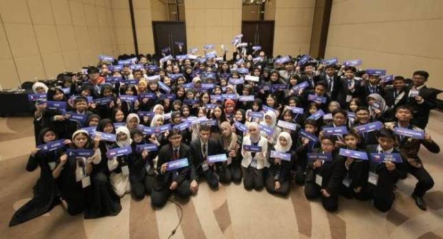 AYIMUN Depok Chapter 2026 Diikuti 315 Pelajar, Mendikdasmen Tekankan Pentingnya Soft Skills dan Kepemimpinan Global