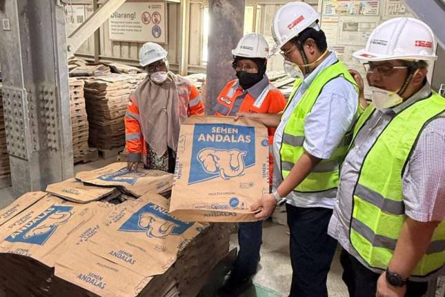 Keren! Dari Strategi ke Eksekusi, Direktur Operasi SIG Tinjau Langsung Optimalisasi Produksi dan Distribusi Semen di Aceh