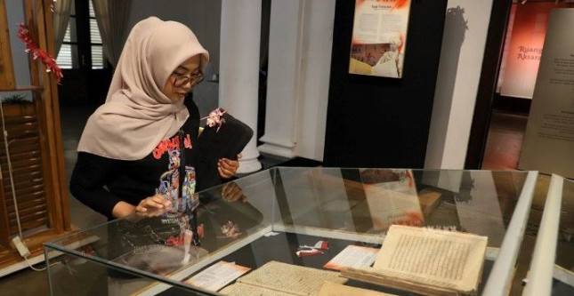 Pameran Perpusnas Ungkap Jejak Perlawanan Nusantara dari Naskah Kuno hingga Peta Lama