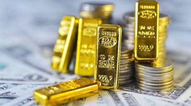 Harga Emas Dunia Terkoreksi, Investor Mulai Ambil Untung