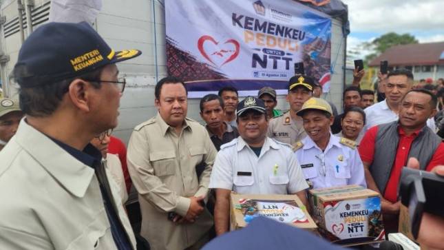 Menkeu Tinjau Dampak Gempa NTT, Pastikan Anggaran Penanganan Bencana Aman