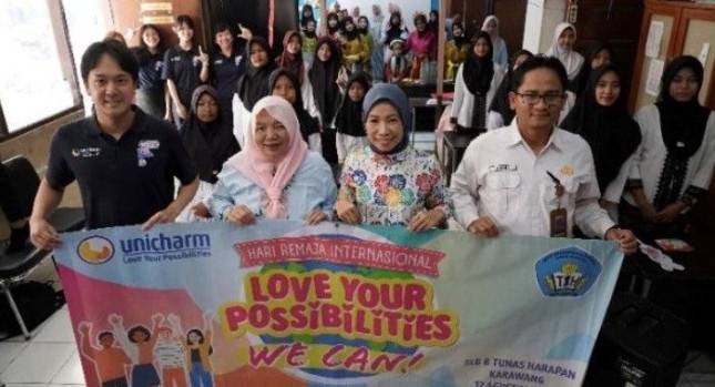 Unicharm dan Dinkes Karawang Hadirkan Edukasi Menstruasi Inklusif untuk Remaja Tuna Rungu