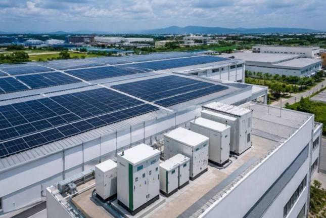 Efisiensi dan Ketahanan Energi Dorong Perusahaan Industri Melirik PLTS Hybrid