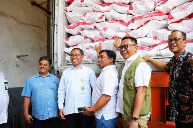 Perluas Serapan Hasil Peternak, ID FOOD Kirim Karkas Ayam Layer ke Indonesia Timur