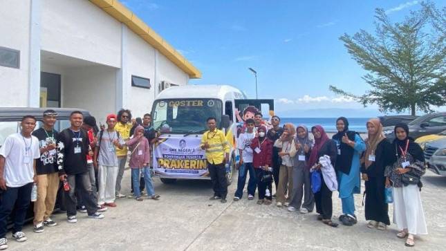 NHM Dorong Pengembangan Potensi Pelajar Halut Lewat Dukungan Transportasi