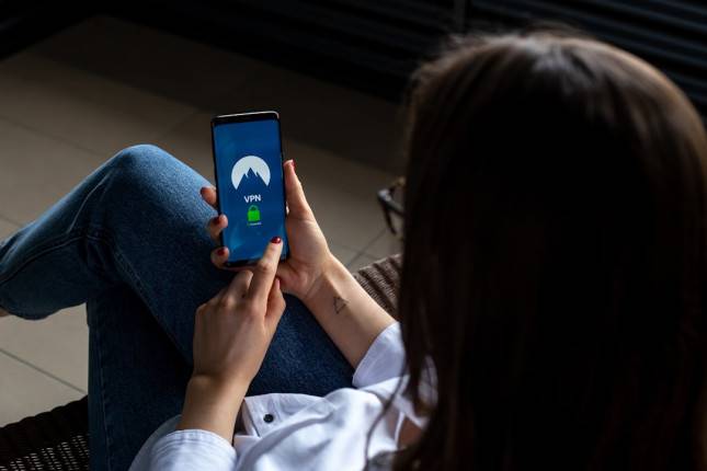Manfaat Menggunakan VPN untuk Perlindungan Privasi Online Anda