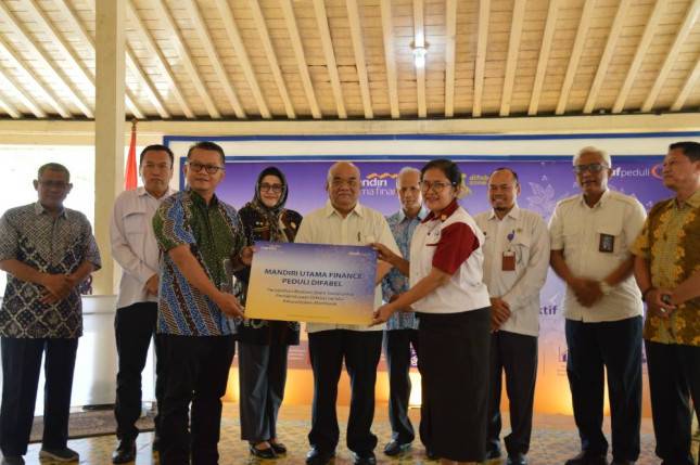 Keren! Mandiri Utama Finance (MUF) Dukung Pemberdayaan 100 Penyandang Disabilitas melalui Membatik di Yogyakarta