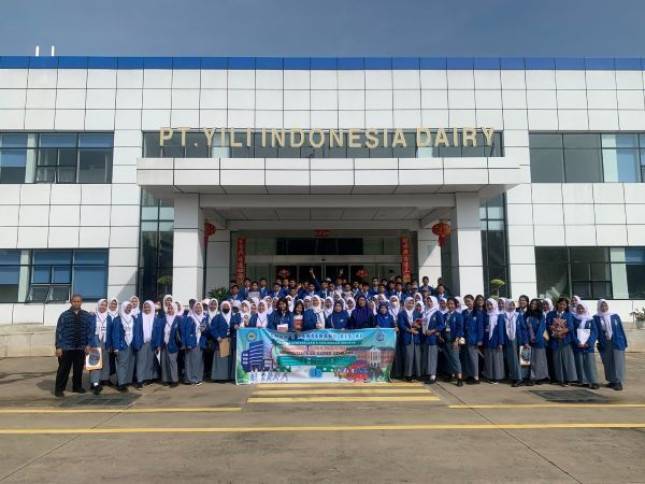  Belajar Tak Sekadar Buku, Tapi Belajar Langsung melalui Kunjungan Edukatif Seperti Cara YILI Dukung Anak Sekolah ke Pabrik