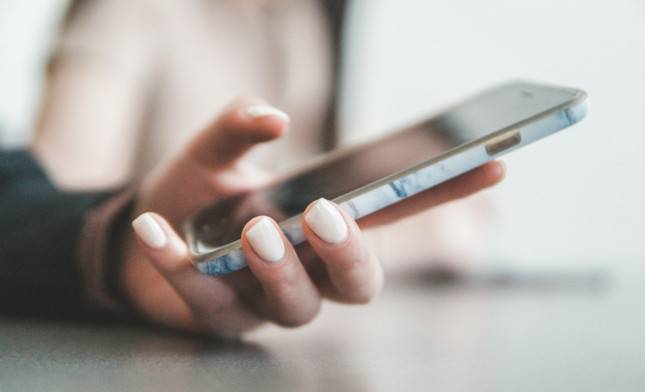 Bukan Sekadar Baterai Boros, Ternyata Ini Alasan HP Cepat Panas yang Jarang Disadari