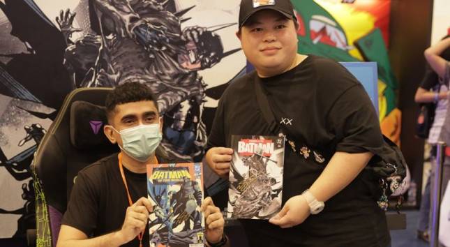 DC Rilis Cover Eksklusif Absolute Batman #23 Karya Yasmine Putri di Indonesia Comic Con 2026