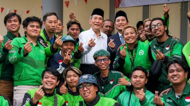 Bukan Pulang ke Rumah, Ini yang Dilakukan Babah Alun Naik Ojol Setelah Dilantik Wantimpres