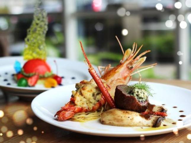 Februari Penuh Kasih Sayang di Atria Hotel Gading Serpong