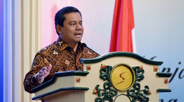 Pemerintah Kejar Ekonomi 6% di 2027, Andalkan APBN dan Danantara