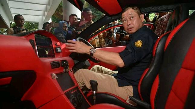 Menteri Jonan Resmikan SPLU Mobil Listrik