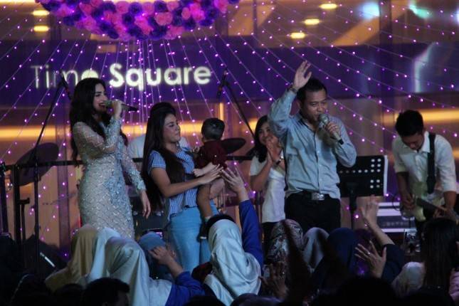 Summarecon Mal Bekasi Tawarkan Paket Dinner Bareng Anang dan Ashanty