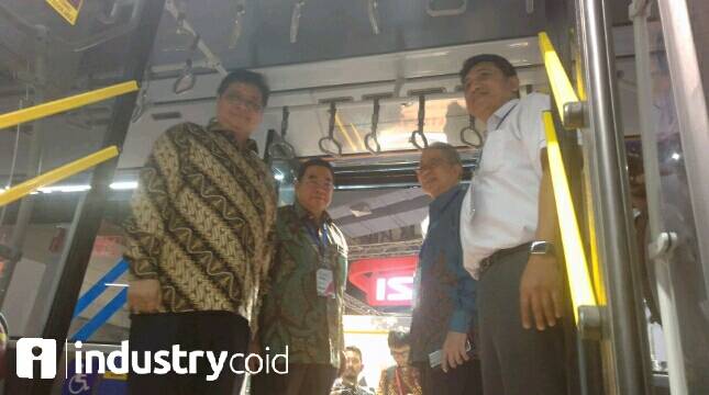 Menperin Airlangga Terus Dorong Peningkatan Produksi Mobil Anak Bangsa