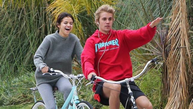 Karena Cinta, Selena Gomez Beri Justin Bieber Hadiah Ultah Mewah
