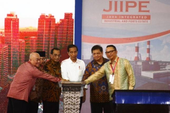 Presiden Jokowi Resmikan Kawasan Industri Terintegrasi di Gresik Jatim