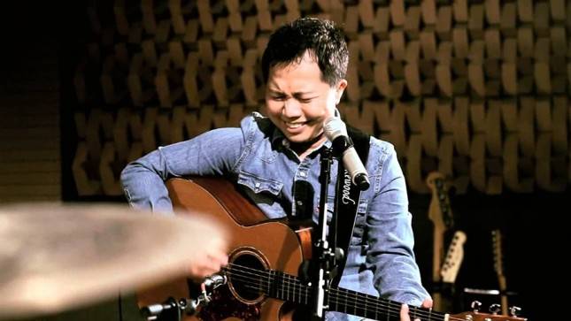 Sandhy Sondoro Dinobatkan Jadi Seniman Asing Terbaik di Penghargaan Musik Rusia