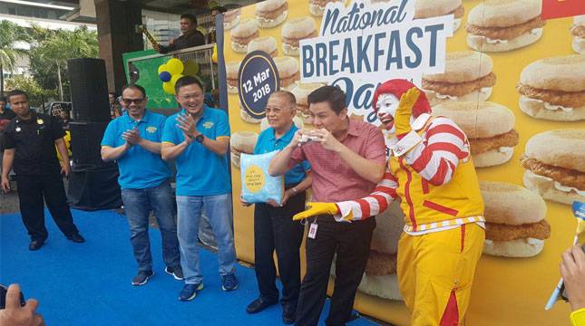 McDonald's Bagi-Bagi 1.000 Chicken Muffin Kepada Masyarakat Indonesia