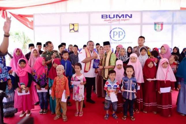 PT PP Serahkan CSR untuk Pondok Pesantren di Lampung