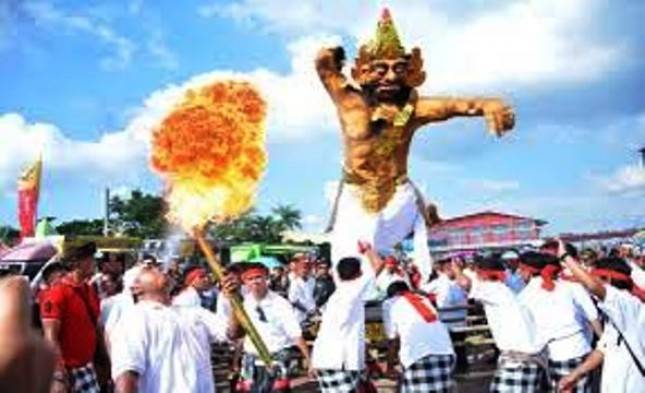 Masyarakat Gianyar Ikuti Parade Ogoh-Ogoh Sambut Perayaan Nyepi