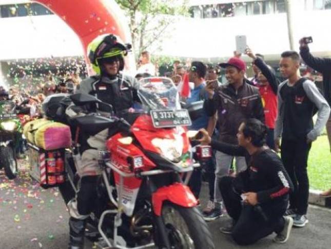  Melintasi 30 Negara, Stephen Langitan Mengendarai Motor Jakarta-London
