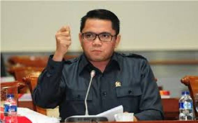 Pecat Arteria Dahlan dari Anggota DPR