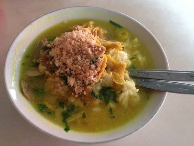 Mencicipi Soto Khas Lamongan Asli di Cak Har, Surabaya