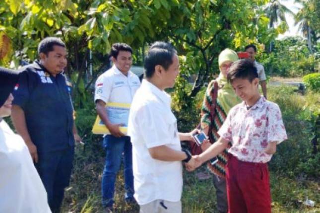 Dapat Kaki Palsu dari Mensos, Amin Ucapkan Terimakasih Banyak 
