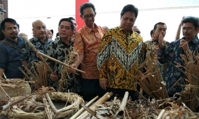 Lewat Pirnas, Menperin Airlangga Tarik Investasi Industri Furnitur di KEK Palu