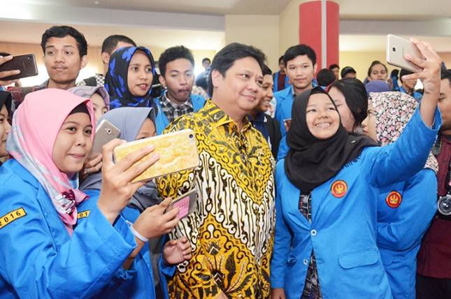 Menperin Airlangga Dorong Mahasiswa Berwirausaha Sejak Bangku Kuliah