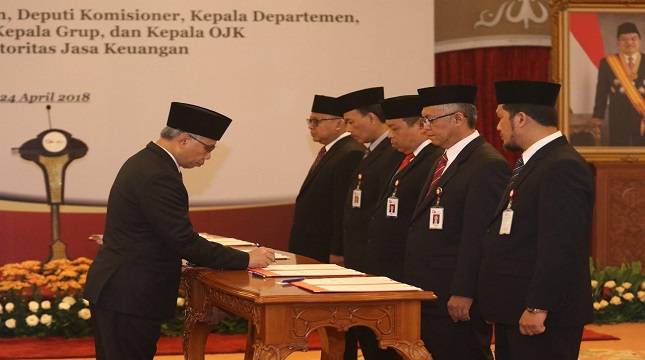 Wimboh Lantik Sejumlah Pejabat di Lingkungannya