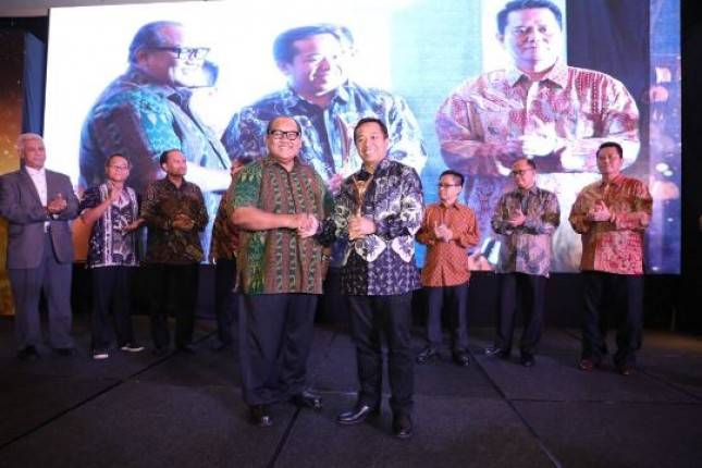 RevoIusi Mental Telkom Meraih Penghargaan Best of the Best BUMN