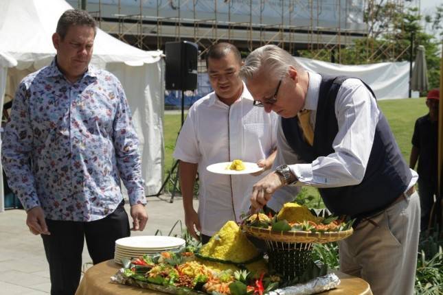 Rayakan Ulang Tahun ke-2, Royal Tulip Gunung Geulis Resort & Gold Hadirkan 2FOR2 dan Food Festival