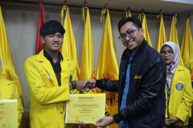 ILUNI UI Berikan Penghargaan kepada 10 Aktifis Mahasiswa UI Berprestasi